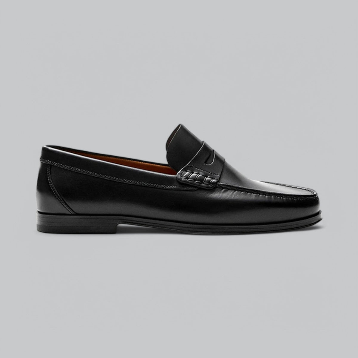 Mocasines clásicos de hombre con líneas depuradas y acabado elegante – ALVÉRON