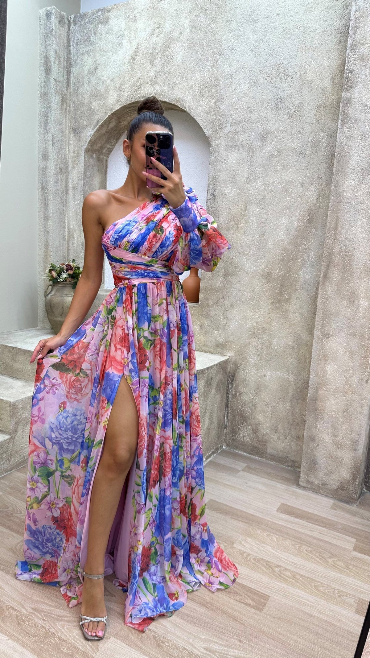 Florencia – Vestido maxi de verano con un hombro descubierto y estampado floral para mujer