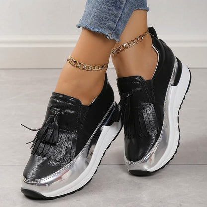 Zapatillas de mujer con plataforma y detalles de flecos – SERALIA