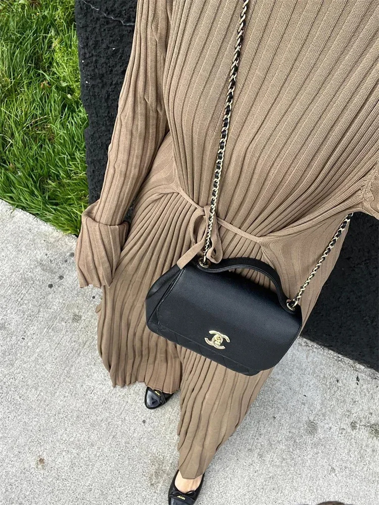 NEUS - Vestido largo ajustado de punto con diseño plisado y tela elástica para mujer