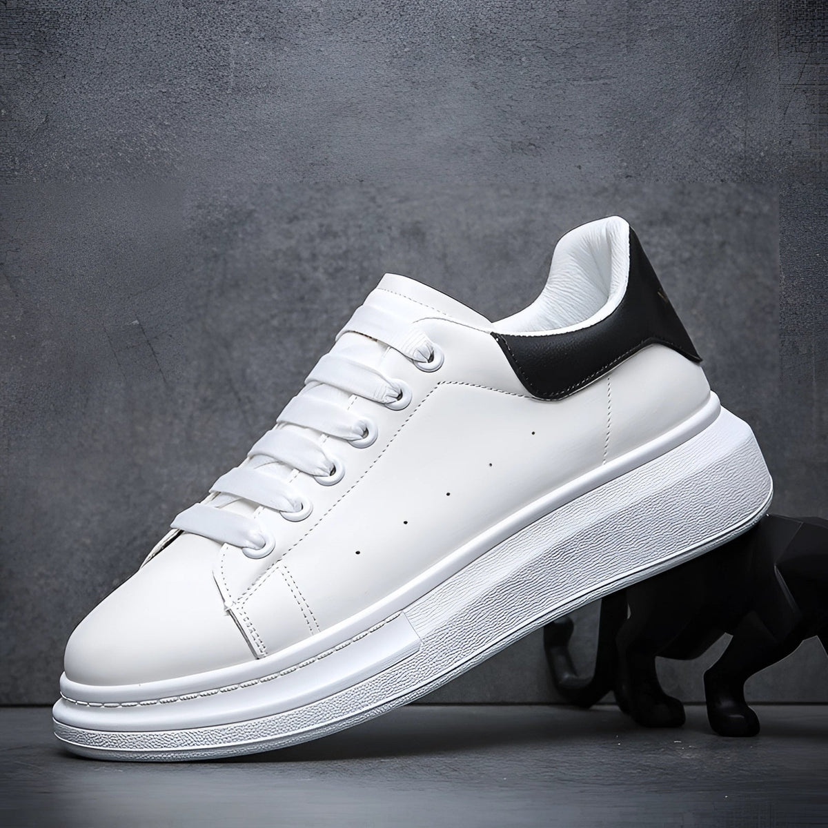 VELMARK – Zapatillas blancas de hombre en piel con suela de plataforma
