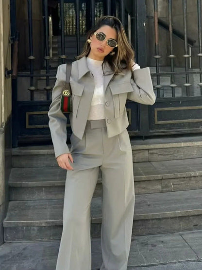 Conjunto moderno de dos piezas para mujer con diseño primaveral – LYVIA