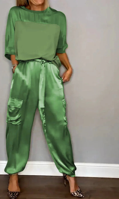 Conjunto satinado de dos piezas para mujer con top suelto y pantalón cargo – KALIA