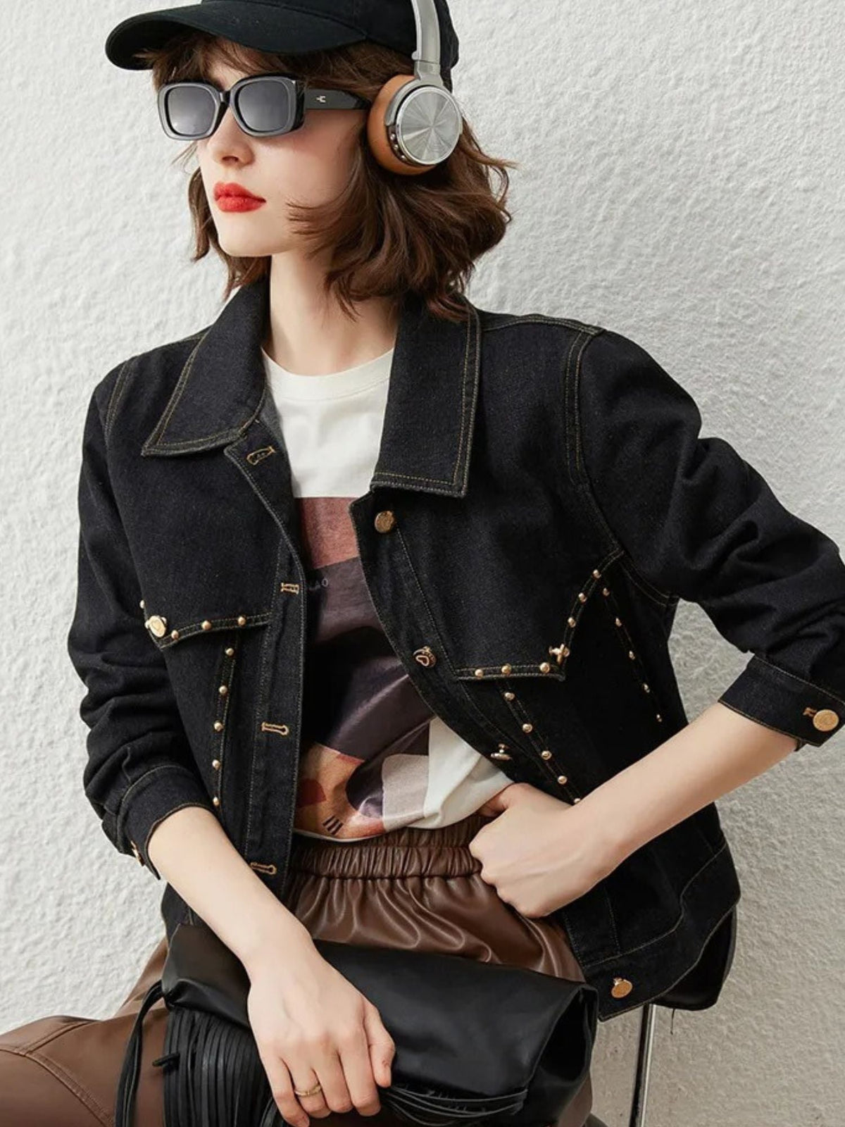 Chaqueta vaquera corta de mujer con tachuelas – LUCINDA