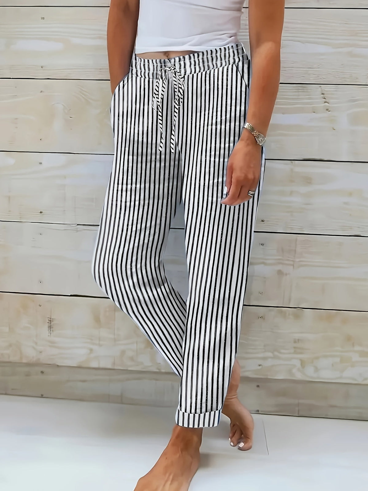 Pantalón fluido con cintura elástica y estampado de rayas – LINA