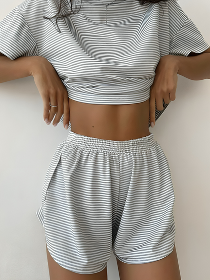 Conjunto de dos piezas para mujer con rayas y corte relajado – JUDINA