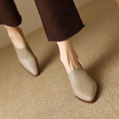 Mocasines planos de mujer con diseño minimalista y punta fina – CARLA