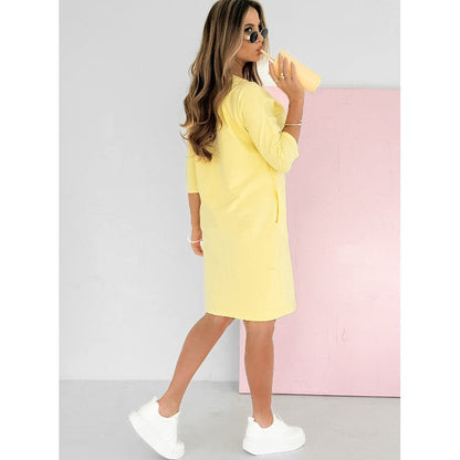 Vestido midi con cuello redondo y corte elegante – MERISSA